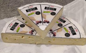 Сыр с белой плесенью Бри, Польша. 2251